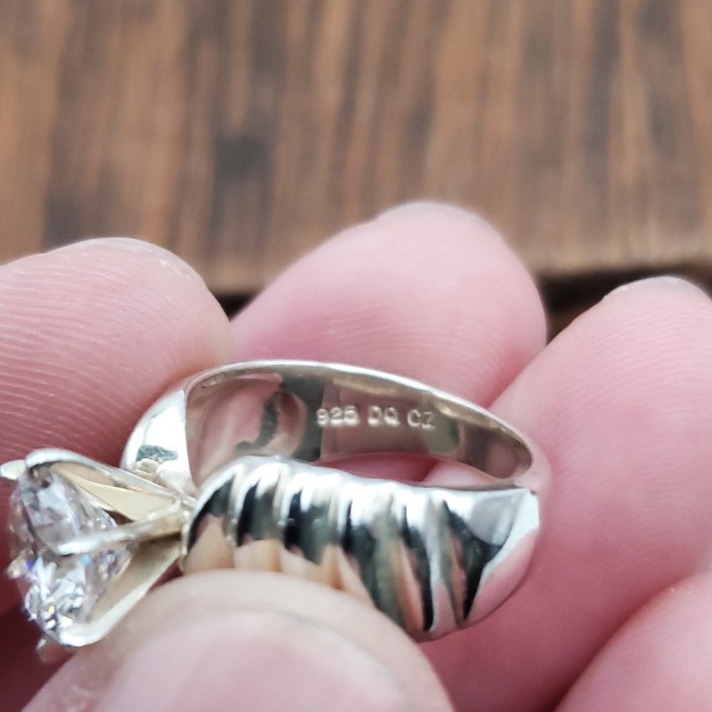 Size 6 925 Sterling Silver Clear Cubic Zirconia Unique Quality Ring - Picture 6 of 9